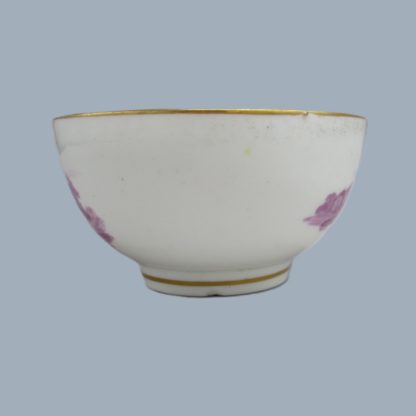 A Pinxton porcelain tea bowl and saucer, decorated in  puce with rural landscapes, attributed to William Billingsley. Circa 1796 to 1813 - Image 8
