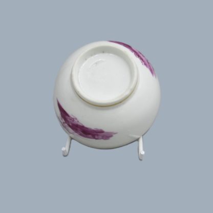 A Pinxton porcelain tea bowl and saucer, decorated in  puce with rural landscapes, attributed to William Billingsley. Circa 1796 to 1813 - Image 10