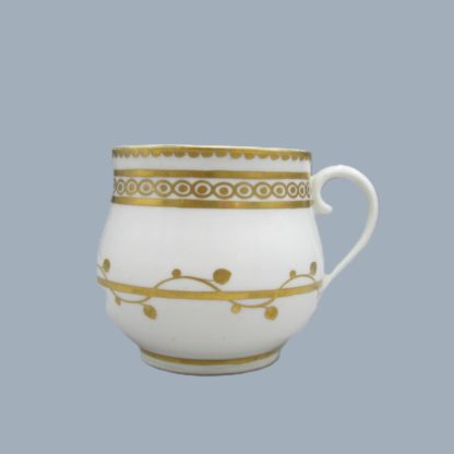 A Derby bell shaped custard cup with gilded dentil design to the rim by Master gilder Thomas Soar . Circa 1785 to 1795 - Image 2